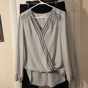Max Studio Black & White Surplice Printed Blouse